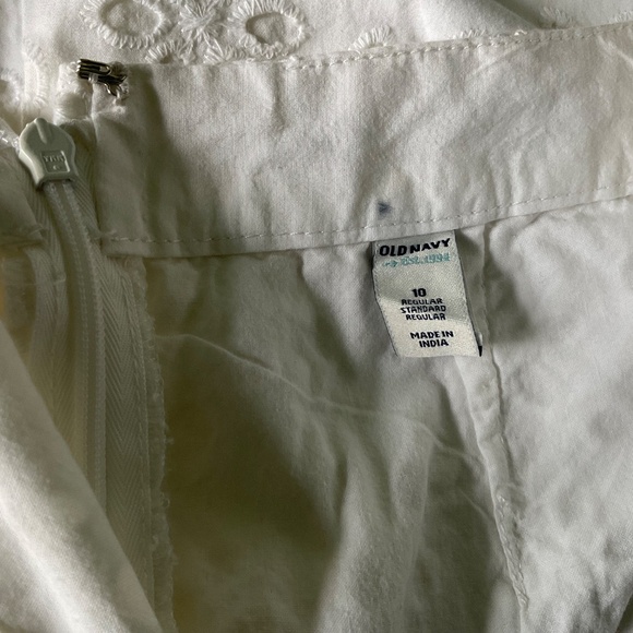 Women's Old Navy Sz 10 Solid White Eyelet Knee Length Skirt NWT - Picture 4 of 9